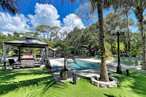 House in Clearwater, Florida 4 bedrooms, 329.62 sq.m. № 2200320 - photo 21