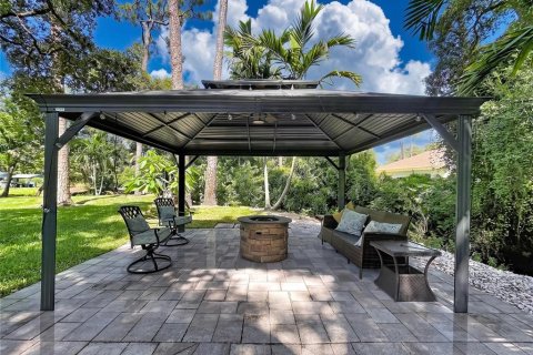 House in Clearwater, Florida 4 bedrooms, 329.62 sq.m. № 2200320 - photo 23