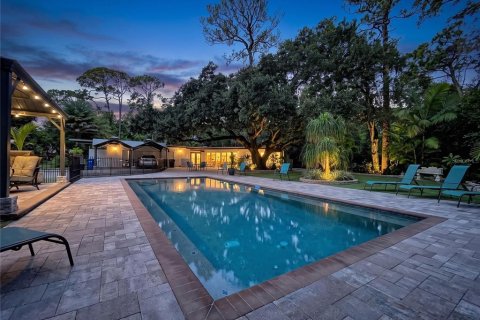 House in Clearwater, Florida 4 bedrooms, 329.62 sq.m. № 2200320 - photo 7