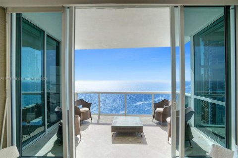 Condo à Sunny Isles Beach, Floride, 3 chambres  № 2090272