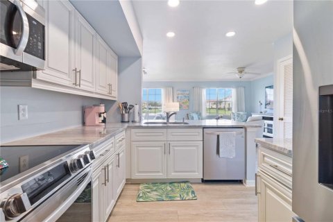 Condominio en alquiler en Sarasota, Florida, 2 dormitorios, 98.29 m2 № 1884746 - foto 12
