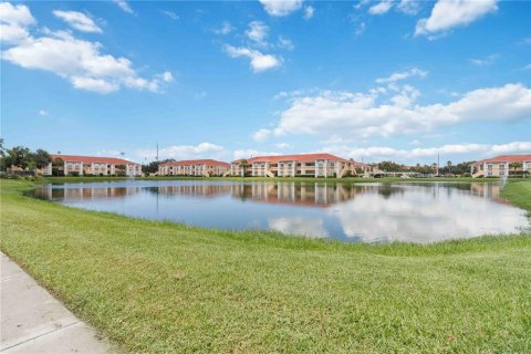 Condominio en alquiler en Sarasota, Florida, 2 dormitorios, 98.29 m2 № 1884746 - foto 1
