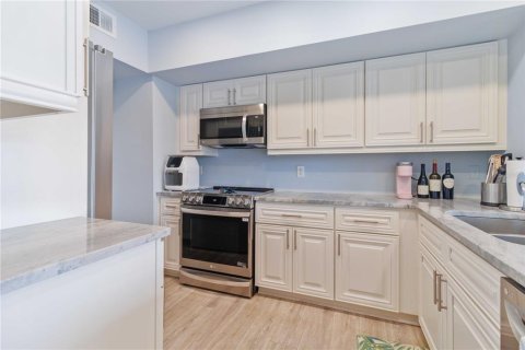 Condominio en alquiler en Sarasota, Florida, 2 dormitorios, 98.29 m2 № 1884746 - foto 13