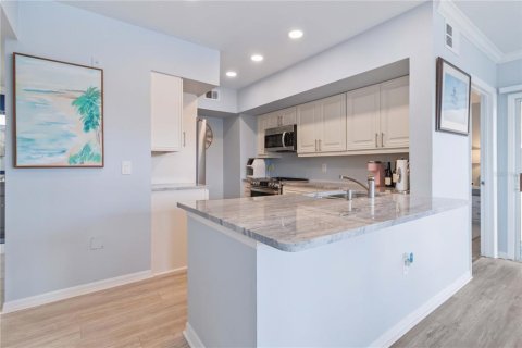 Condominio en alquiler en Sarasota, Florida, 2 dormitorios, 98.29 m2 № 1884746 - foto 11