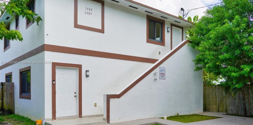 Villa ou maison à Miami, Floride 3 chambres, 250.84 m2 № 1946493