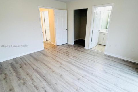 Adosado en alquiler en Homestead, Florida, 4 dormitorios, 141.95 m2 № 1946088 - foto 25