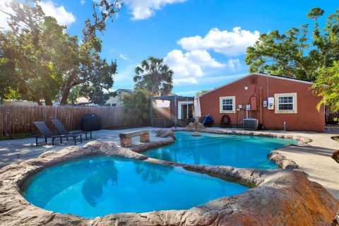 Casa en venta en Gulfport, Florida, 3 dormitorios, 123.75 m2 № 1630422 - foto 18