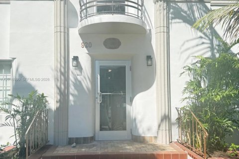 Condo in Miami Beach, Florida № 2247416 - photo 8