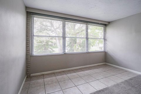 Condo in Vero Beach, Florida, 2 bedrooms  № 2188475 - photo 17
