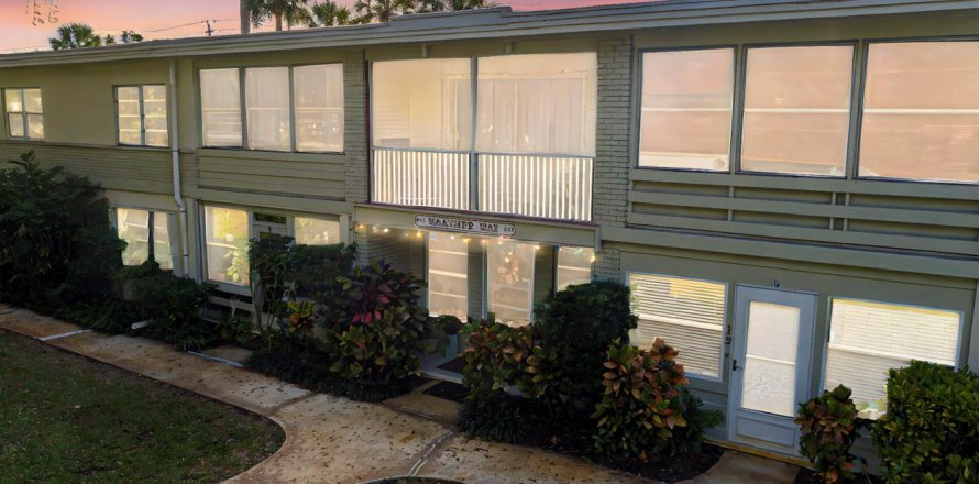 Condo in Vero Beach, Florida, 2 bedrooms  № 2188475