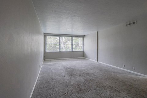 Condo in Vero Beach, Florida, 2 bedrooms  № 2188475 - photo 13