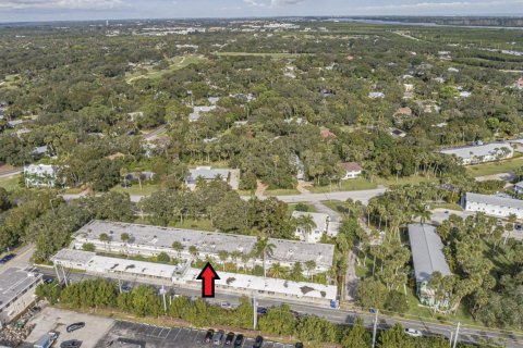 Condo in Vero Beach, Florida, 2 bedrooms  № 2188475 - photo 29