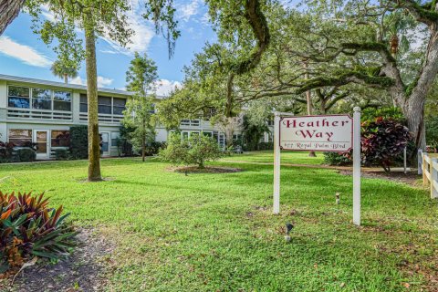 Condo in Vero Beach, Florida, 2 bedrooms  № 2188475 - photo 2