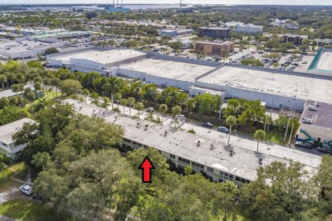 Condo in Vero Beach, Florida, 2 bedrooms  № 2188475 - photo 30