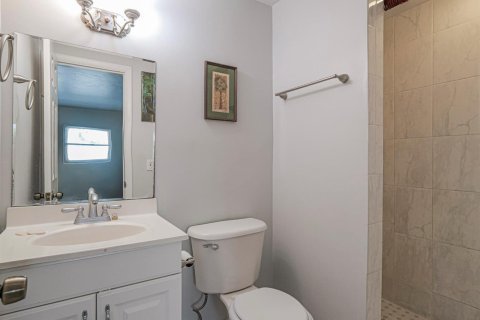 Condo in Vero Beach, Florida, 2 bedrooms  № 2188475 - photo 22