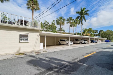 Condo in Vero Beach, Florida, 2 bedrooms  № 2188475 - photo 28