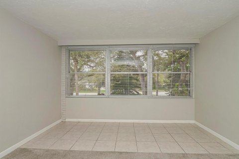 Condo in Vero Beach, Florida, 2 bedrooms  № 2188475 - photo 15
