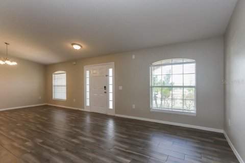 Villa ou maison à louer à Eagle Lake, Floride: 4 chambres, 253.25 m2 № 1914509 - photo 3