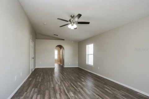 Villa ou maison à louer à Eagle Lake, Floride: 4 chambres, 253.25 m2 № 1914509 - photo 8