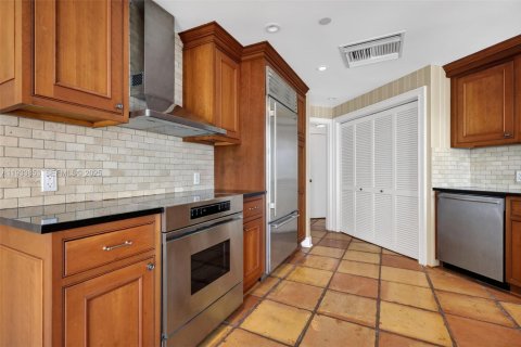 Condo in Aventura, Florida, 2 bedrooms  № 1992156 - photo 9