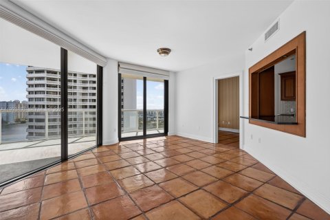 Condo in Aventura, Florida, 2 bedrooms  № 1992156 - photo 7