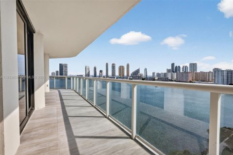 Condo in Aventura, Florida, 2 bedrooms  № 1992156 - photo 30