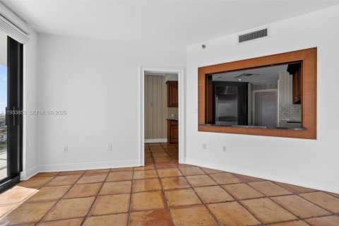 Condo in Aventura, Florida, 2 bedrooms  № 1992156 - photo 8