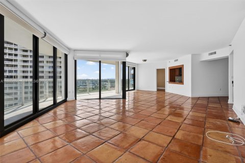 Condo in Aventura, Florida, 2 bedrooms  № 1992156 - photo 6