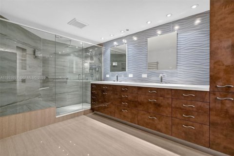 Condo in Aventura, Florida, 2 bedrooms  № 1992156 - photo 20