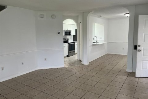 Adosado en venta en Brandon, Florida, 2 dormitorios, 107.67 m2 № 1918636 - foto 9