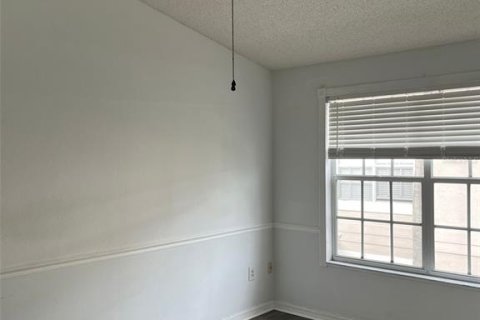 Adosado en venta en Brandon, Florida, 2 dormitorios, 107.67 m2 № 1918636 - foto 17