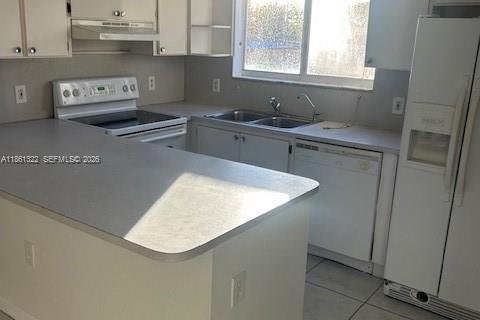 Condominio en venta en Hialeah, Florida, 2 dormitorios, 95.78 m2 № 1958673 - foto 12