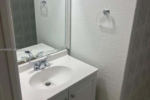 Condominio en venta en Hialeah, Florida, 2 dormitorios, 95.78 m2 № 1958673 - foto 16