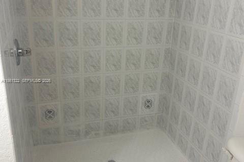 Condominio en venta en Hialeah, Florida, 2 dormitorios, 95.78 m2 № 1958673 - foto 15