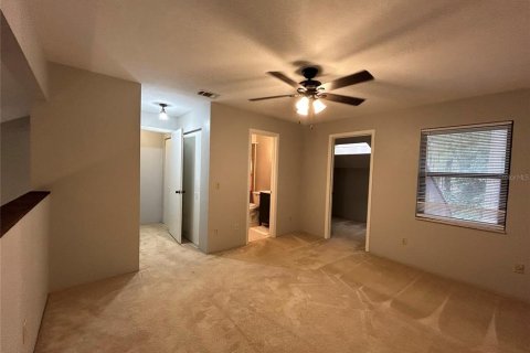 Condo in Gainesville, Florida, 2 bedrooms  № 1910516 - photo 17