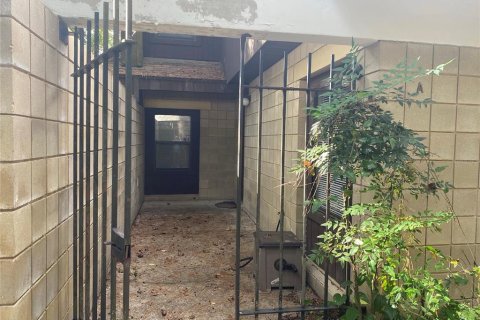 Condo in Gainesville, Florida, 2 bedrooms  № 1910516 - photo 1