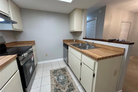 Condo in Gainesville, Florida, 2 bedrooms  № 1910516 - photo 6