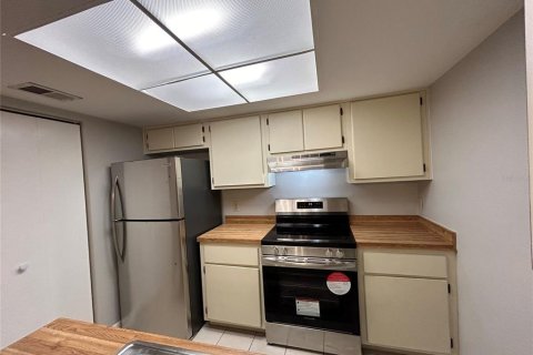 Condo in Gainesville, Florida, 2 bedrooms  № 1910516 - photo 8