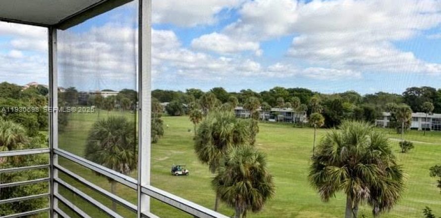 Condominio en Pompano Beach, Florida, 3 dormitorios  № 1992009