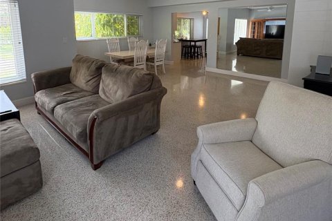 Villa ou maison à louer à Saint Petersburg, Floride: 3 chambres, 143.44 m2 № 2344680 - photo 6