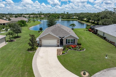 House in Punta Gorda, Florida 4 bedrooms, 171.5 sq.m. № 1883475 - photo 1