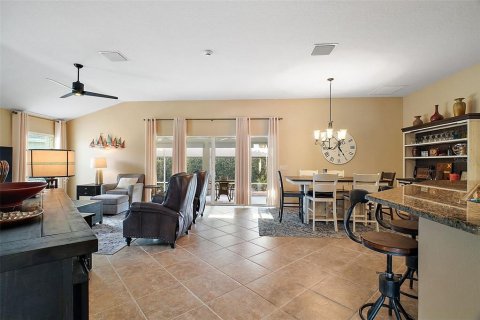 House in The Villages, Florida 3 bedrooms, 182.74 sq.m. № 1718055 - photo 6