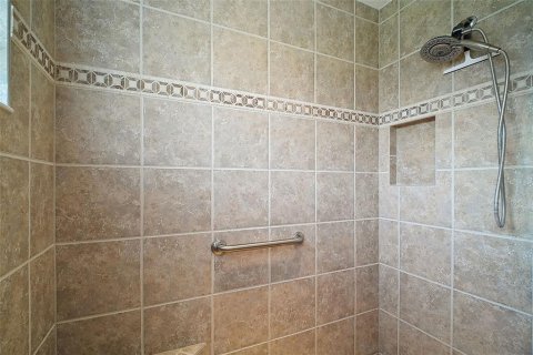 House in The Villages, Florida 3 bedrooms, 182.74 sq.m. № 1718055 - photo 18