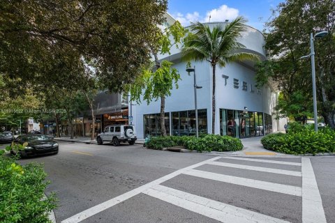 House in Miami, Florida 3 bedrooms, 167.22 sq.m. № 1973923 - photo 11