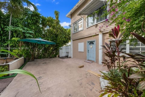 House in Miami, Florida 3 bedrooms, 167.22 sq.m. № 1973923 - photo 5