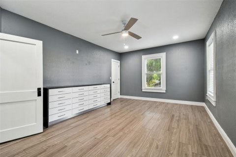 Villa ou maison à louer à Tampa, Floride: 5 chambres, 190.64 m2 № 2214683 - photo 30