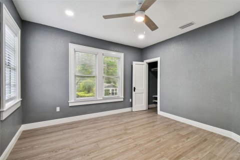Villa ou maison à louer à Tampa, Floride: 5 chambres, 190.64 m2 № 2214683 - photo 25