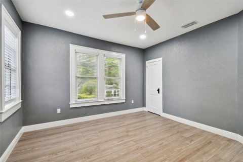 Villa ou maison à louer à Tampa, Floride: 5 chambres, 190.64 m2 № 2214683 - photo 24