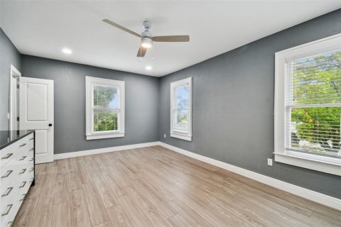 Villa ou maison à louer à Tampa, Floride: 5 chambres, 190.64 m2 № 2214683 - photo 28