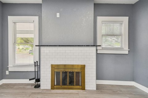 Villa ou maison à louer à Tampa, Floride: 5 chambres, 190.64 m2 № 2214683 - photo 10